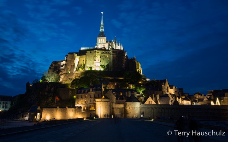 Mont St-Michelle at twilight-1